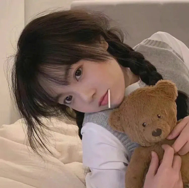 三个摩登女性